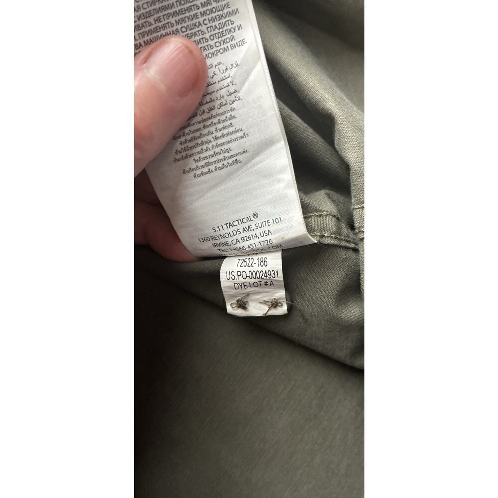 5.11 Tactical Series MED Mens Long Sleeve Button Down Shirt Army Grn 2 Chest Pkt - Picture 6 of 9